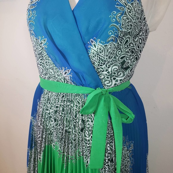 Max and Cleo Dress 10 Accordion Pleat Blue Green Racerback - Picture 10 of 10